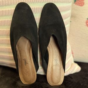 Free People black suede flat slides. Size 38